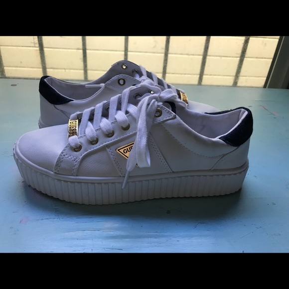 Guess sneakers - Picture 5 of 7